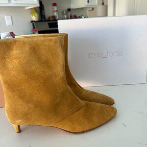 Forte_Forte Tan Booties size 39